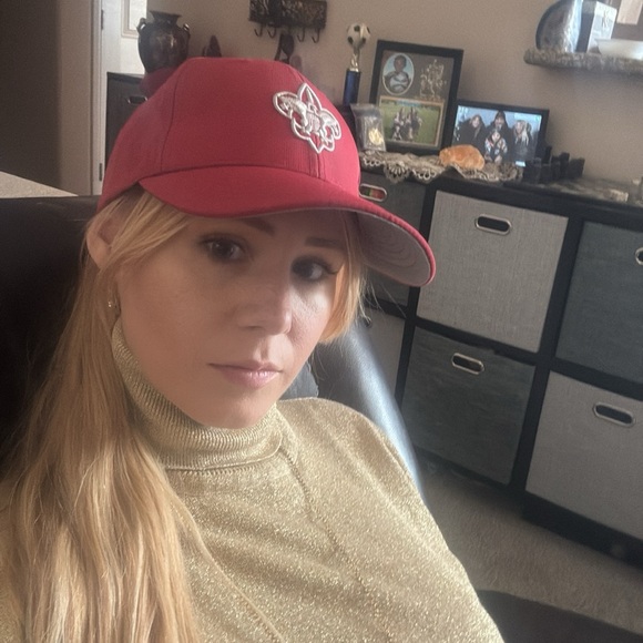 Meet your Posher, Brittney - Picture 2 of 2